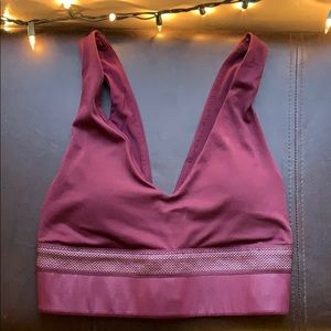 Kate Hudson’s Fabletics Maroon Deep V Sports Bra